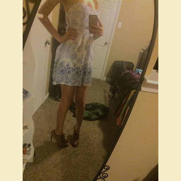 Greek Dress - Picture 2 of 4