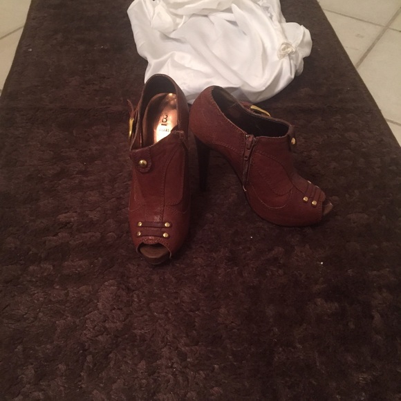 Peep Toe Side Zip Ankle Booties