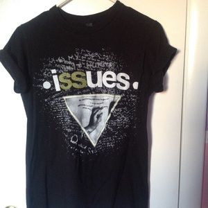 🌸traded🌸Issues (band) tshirt