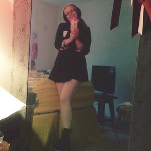 SOLD IN A BUNDLE Brandy Melville skater skirt