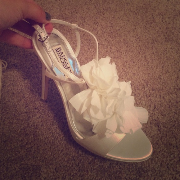 Badgley Mischka white organza Heels