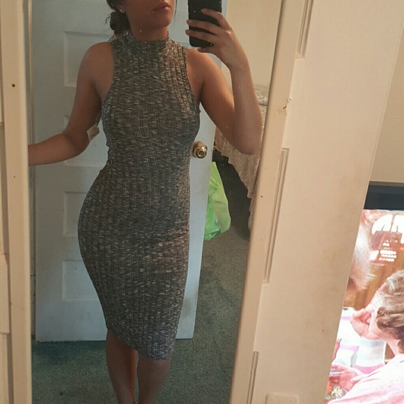 Ribbed bodycon midi dress