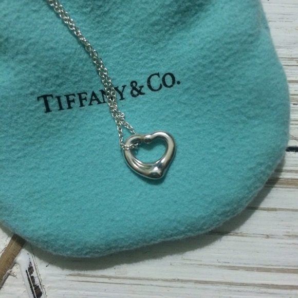 ❌SOLD❌Tiffany & Co. Open heart pendant necklace‼️ - Picture 3 of 3