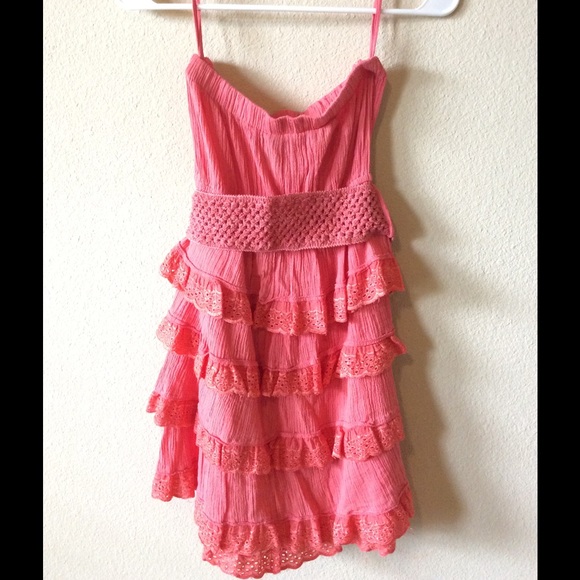 Coral strapless dress!🌺 - Picture 2 of 4