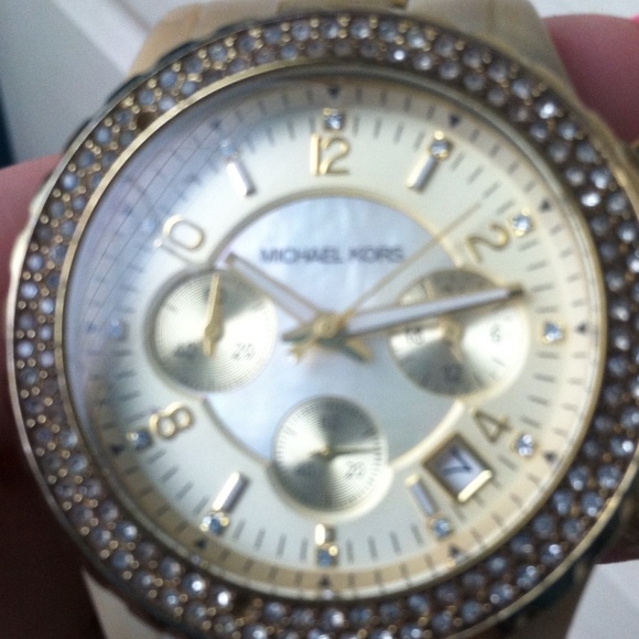 Michael Kors Cream/Gold Watch - Picture 3 of 4
