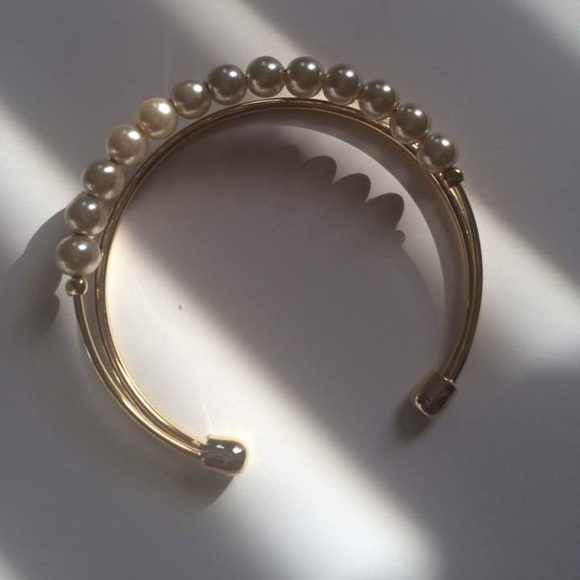 Gold Pearl Bracelet
