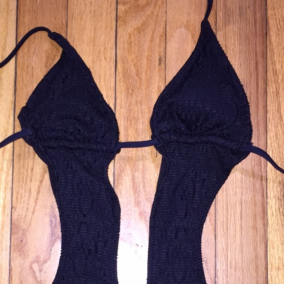 Black one piece swimwear - Picture 3 of 4