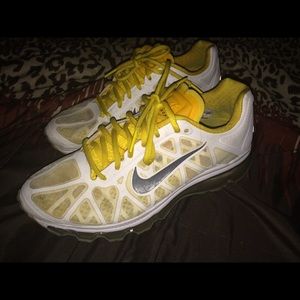 Womens Nike live strong air max