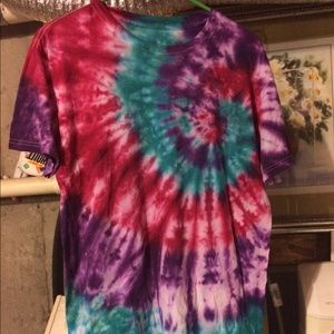 I make my own tie dye designs