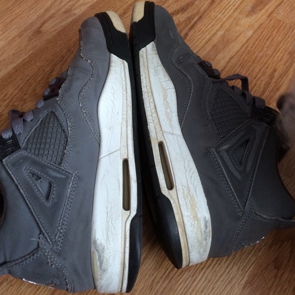 Jordan cool grey 4s size 5y - Picture 3 of 4