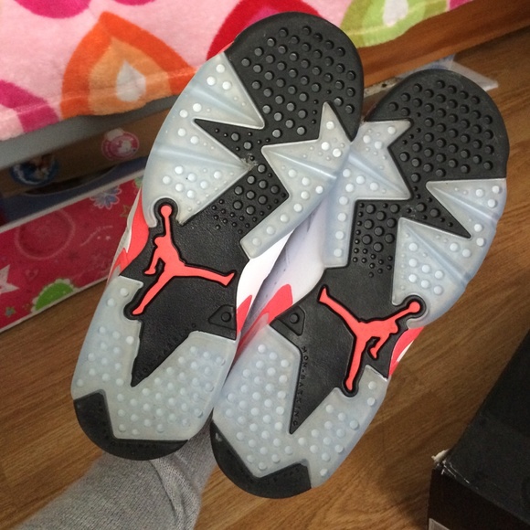⛔️sold⛔️Jordan infrared 6 size 4.5y - Picture 2 of 4