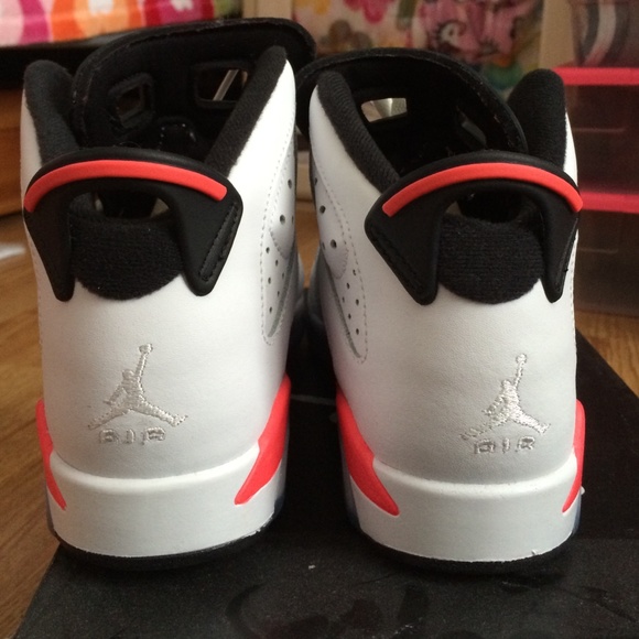 ⛔️sold⛔️Jordan infrared 6 size 4.5y - Picture 3 of 4
