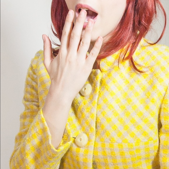 โจ๐ 1960s MAD MEN YELLOW CHECK SKIRT SUIT WITH HAT - Picture 2 of 4