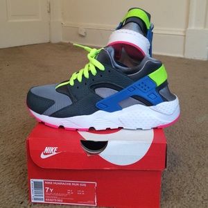 Lightly worn huarache run.