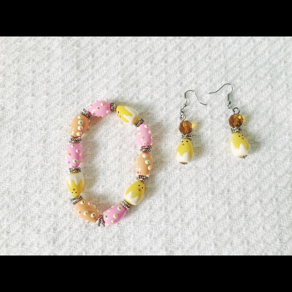 🚫SOLD🚫 Easter bracelet and earings!