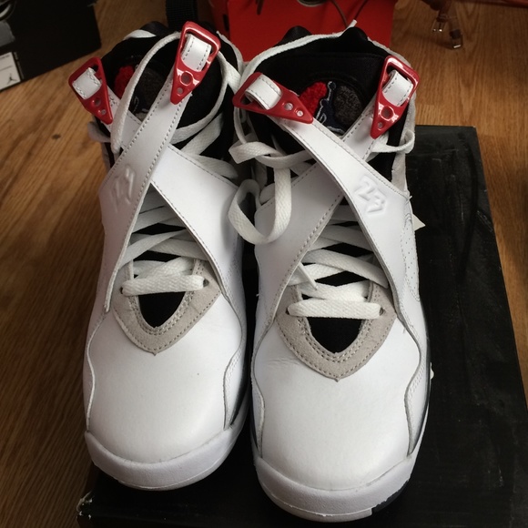 Jordan bunny 8s size 5y - Picture 2 of 3