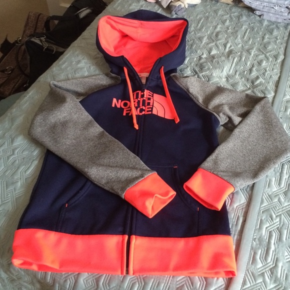 The north face small zip-up