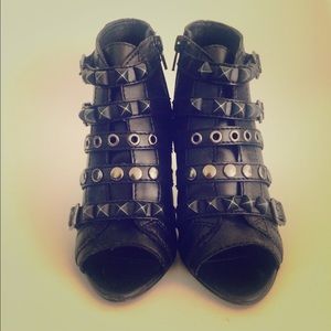 street style/punk open toe zip up booties