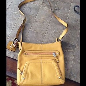 Tignanello Cross Body Purse Like New 🎉