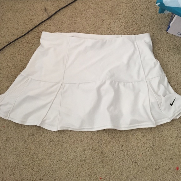 white nike tennis skirt