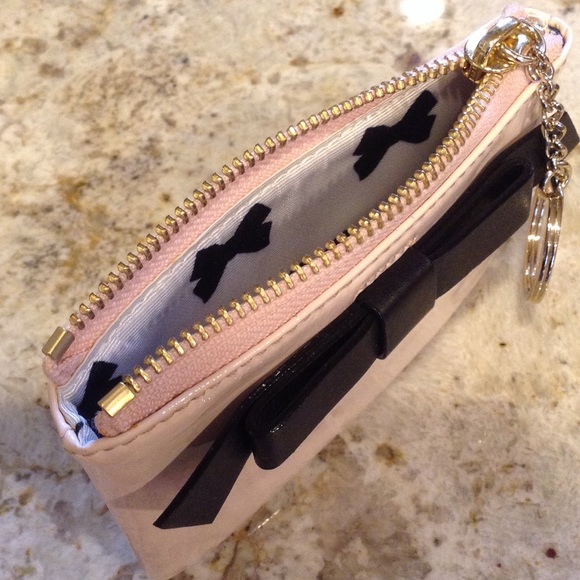 KATE SPADE LEATHER COIN PURSEβ¨SOLD β¨ - Picture 3 of 4