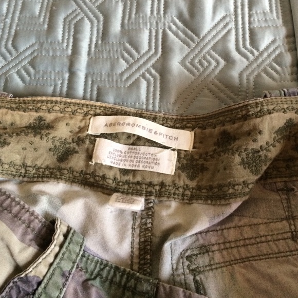 Abercrombie camp pants/capris