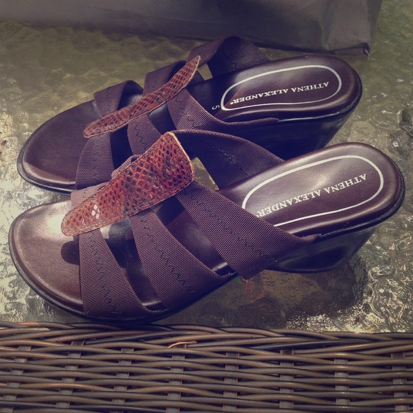 💥REDUCED PRICE💥Chocolate brown wedge sandals