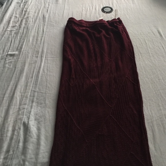 Coogi Burgundy long skirt size 6/8 36 inches long - Picture 2 of 4