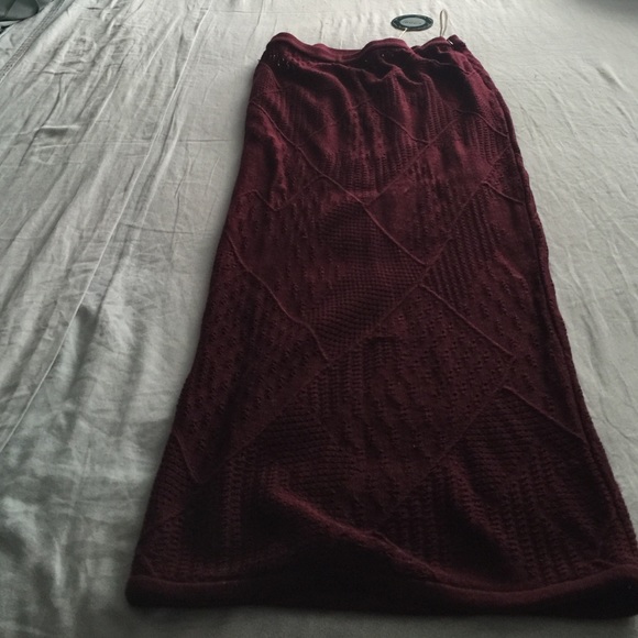 Coogi Burgundy long skirt size 6/8 36 inches long - Picture 3 of 4