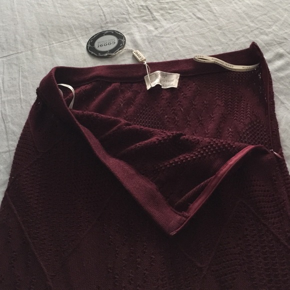 Coogi Burgundy long skirt size 6/8 36 inches long - Picture 4 of 4