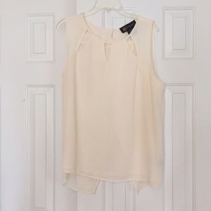NWOT Kardashian split back blouse