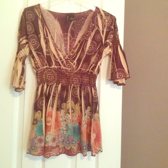 Cute New Directions top size small.