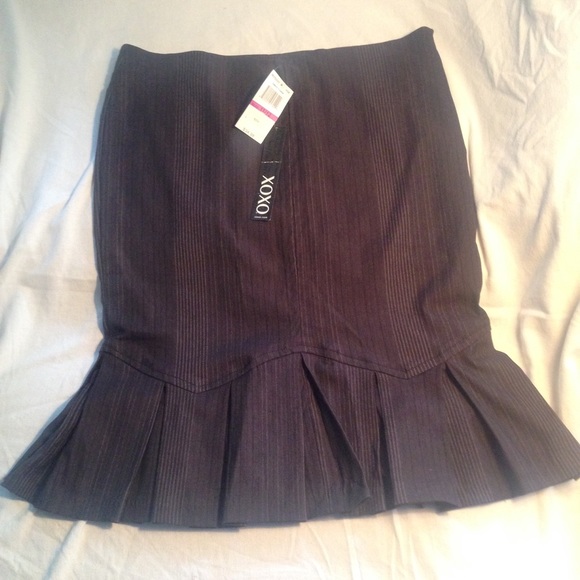 Cute Pleated Skirt NWT - Picture 1 of 4