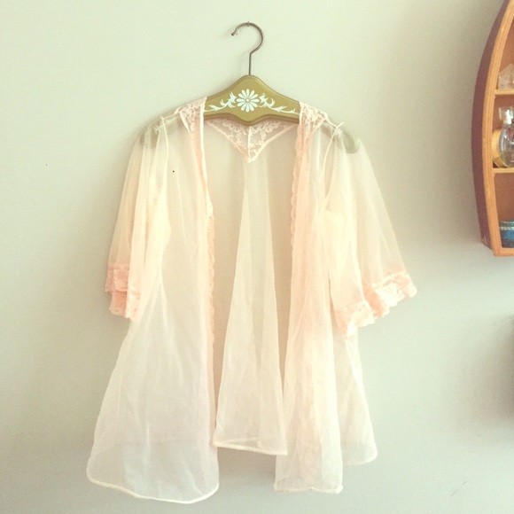vintage peach lingerie 🍑