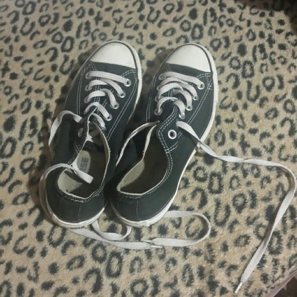 Converse (chucks)