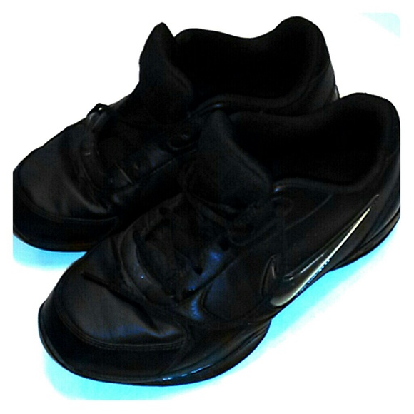 Black Nike shoes ( used a few time  )