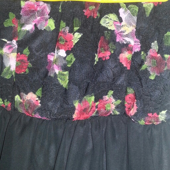 High low dress, great condition - Picture 2 of 4