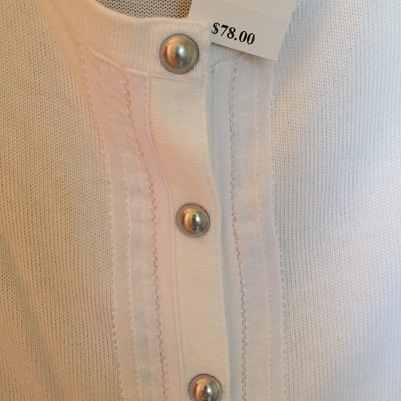 White short sleeved sweater - Picture 2 of 4