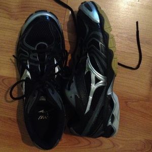 Mizuno Volleyball shoes