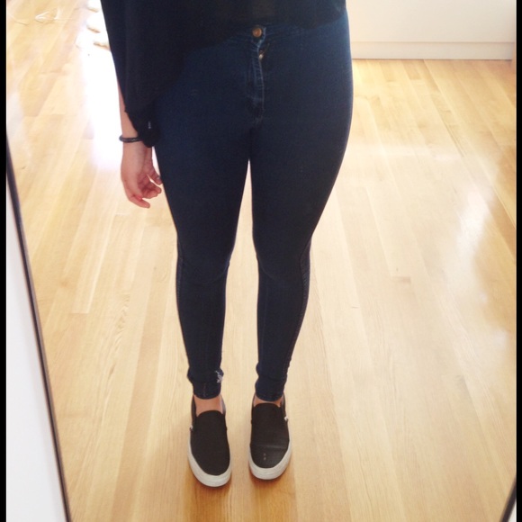 AA highwaisted jeans
