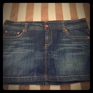 American eagle dark wash denim mini skirt
