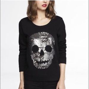 Women's skull sweatshirt/fleece