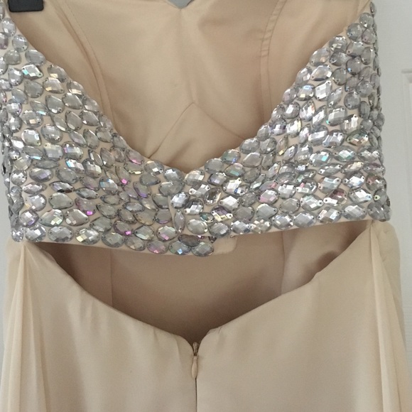 PROM DRESS - Picture 3 of 4