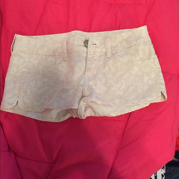 Shorts - Picture 3 of 4