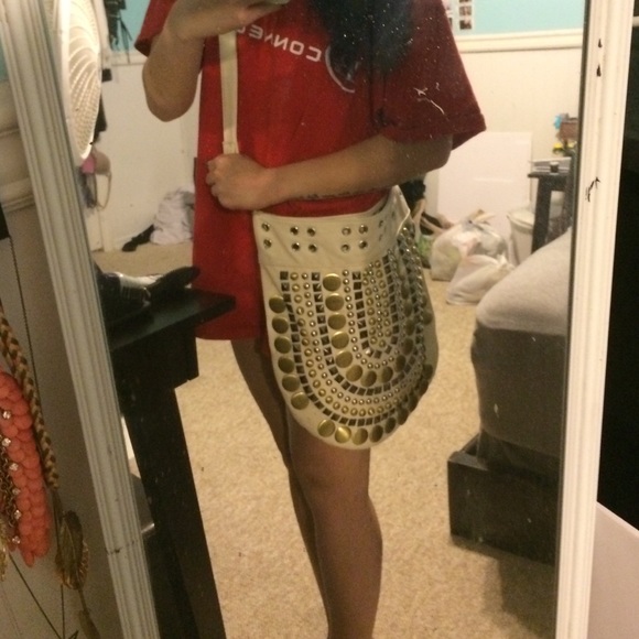 Cream/Gold Studded Purse - Picture 3 of 4