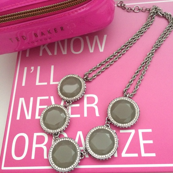 ✨Reserved for @eccelerated✨Statement Necklace