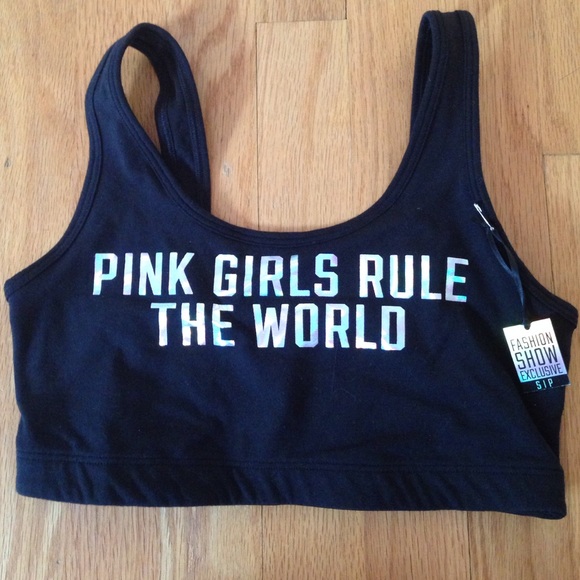 VS Fashion show sports bra