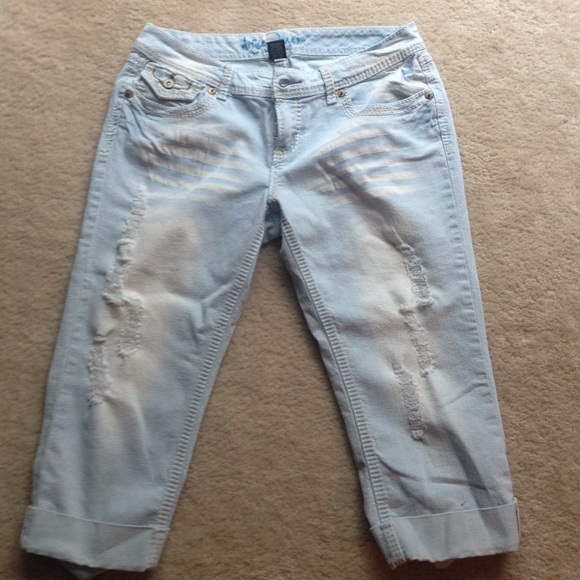 Light jean capri