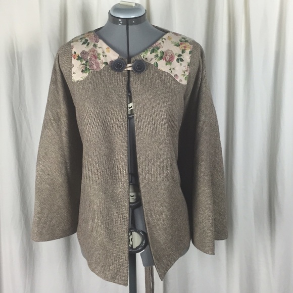 Herringbone Floral Cape - Picture 2 of 4