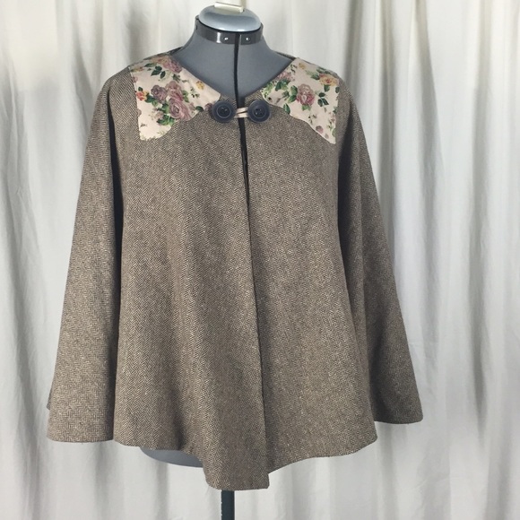 Herringbone Floral Cape - Picture 4 of 4